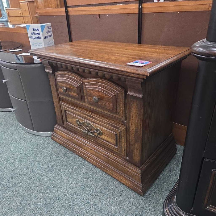 NIGHTSTAND AT