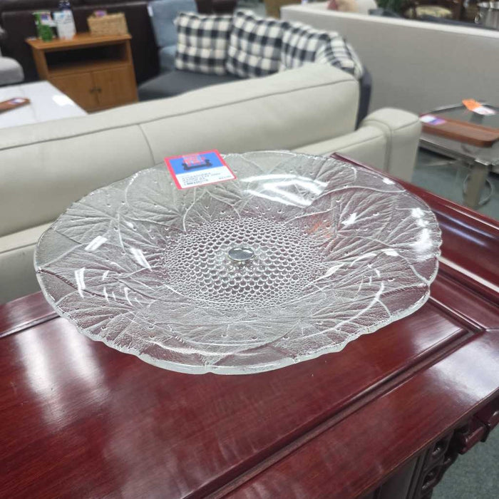 RAISED LEAF DISH DECOR