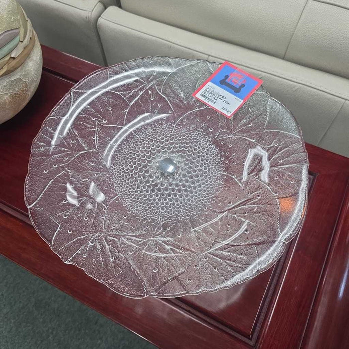 RAISED LEAF DISH DECOR