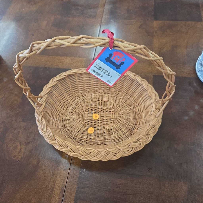 BASKET DECOR