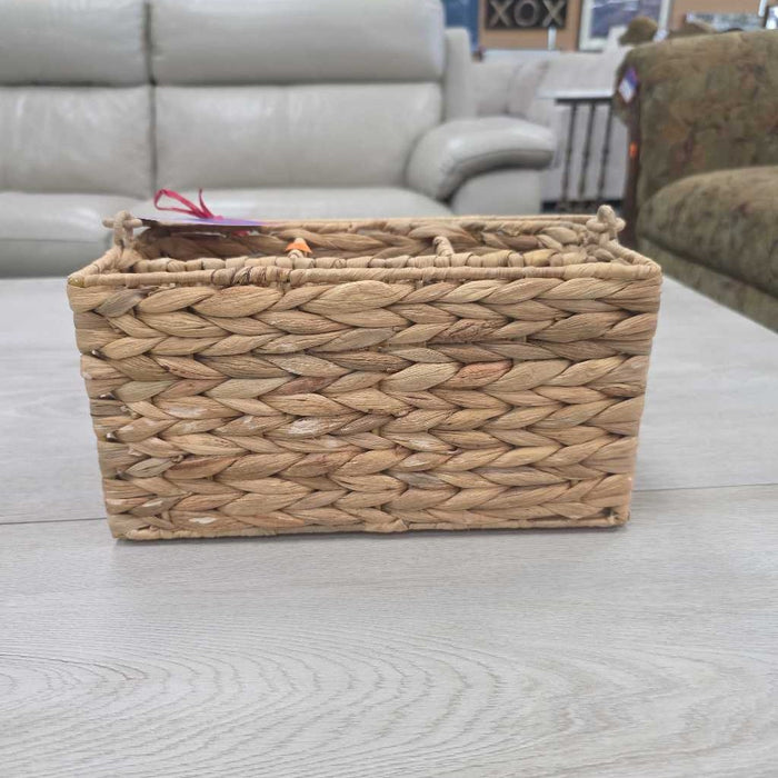 BASKET DECOR
