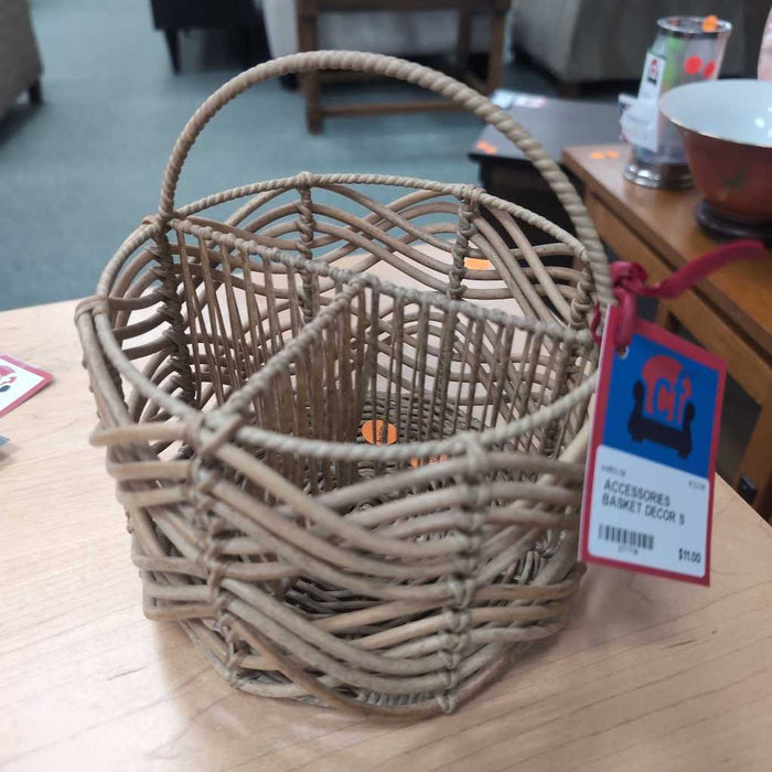 BASKET DECOR