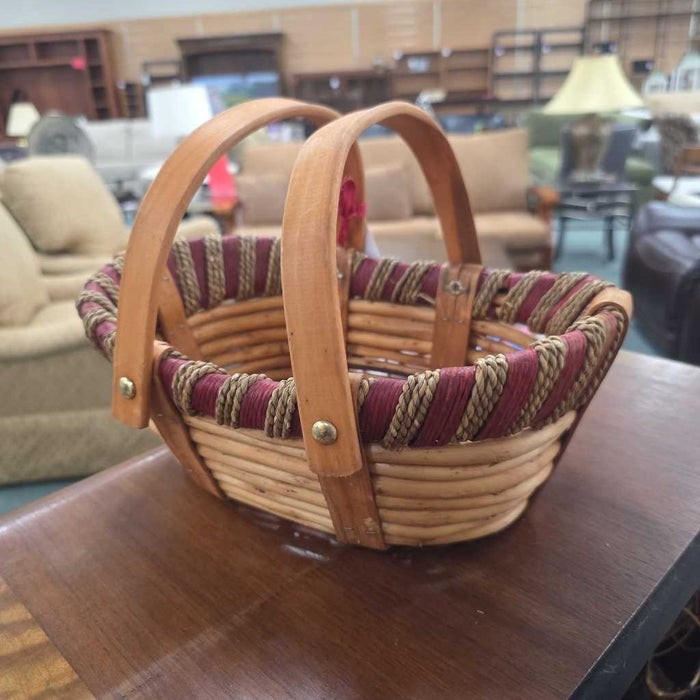 BASKET DECOR