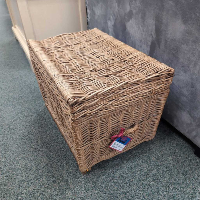 BASKET CHEST DECOR