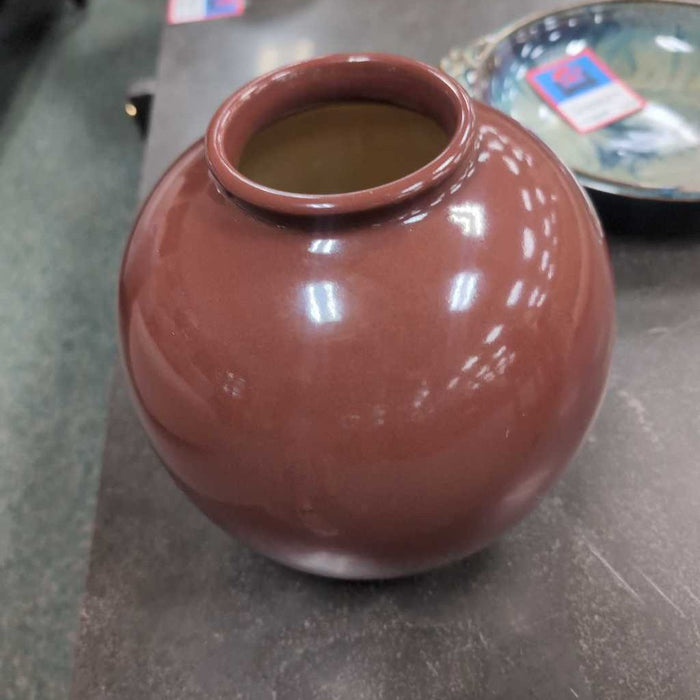 ROUND VASE DECOR