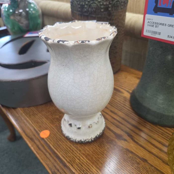 DISTRESSED VASE DECOR