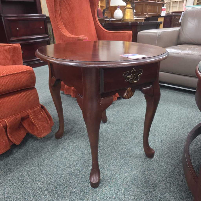 OVAL END TABLE