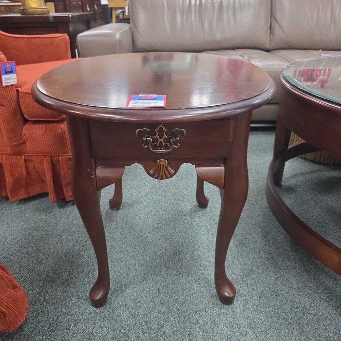 OVAL END TABLE
