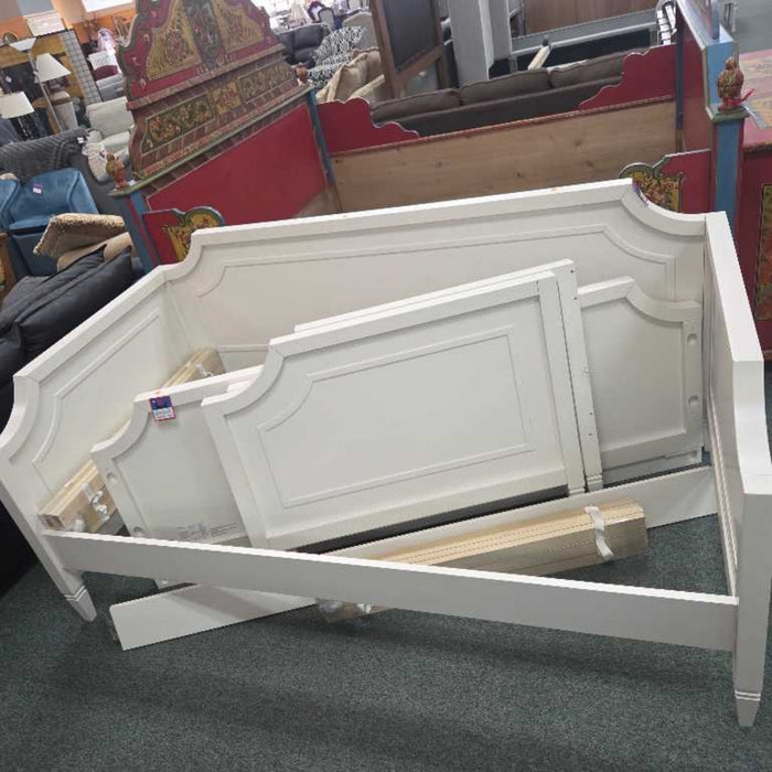 POTTERY BARN DAY BED ATH