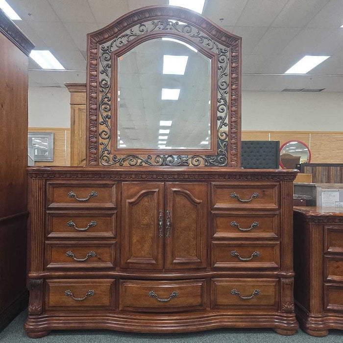 DRESSER WITH MIRROR LSH
