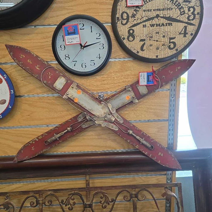 SKI DECOR AT
