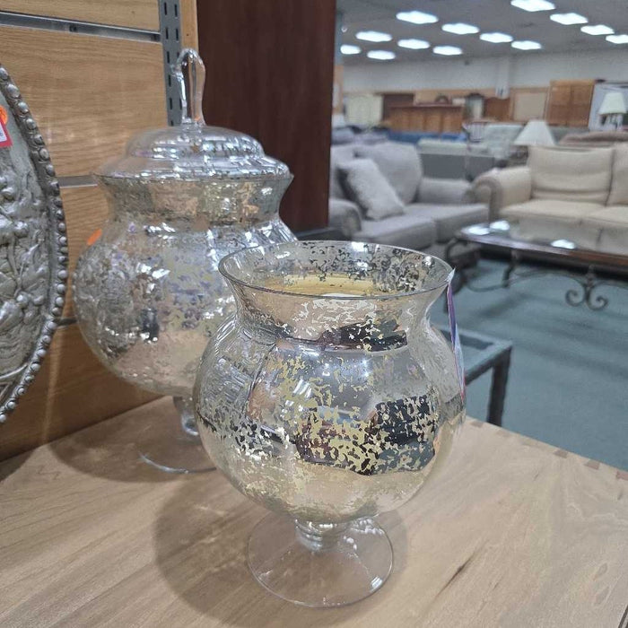 SET OF 2 GLASS CANDLE HOLDERS LS