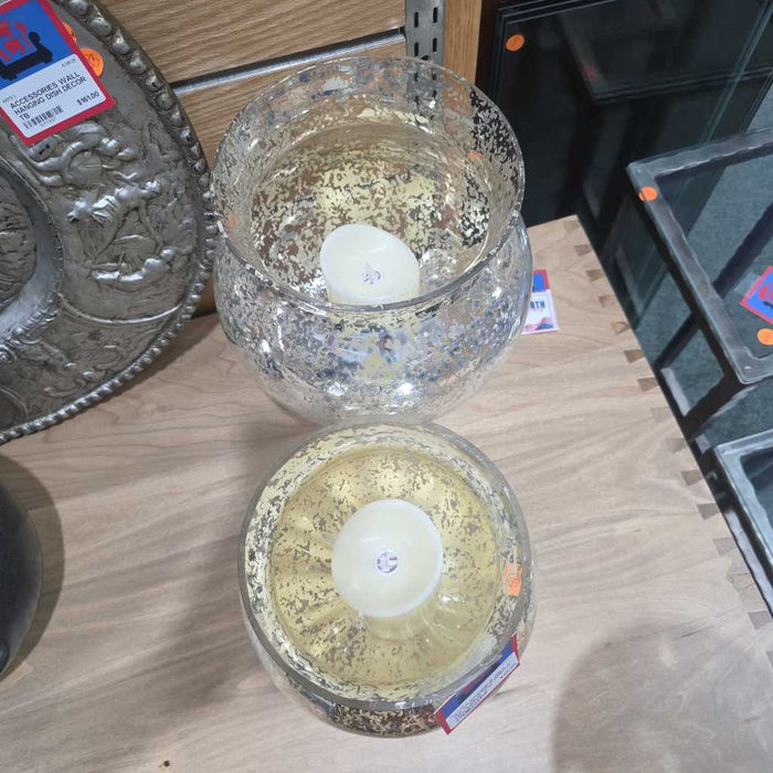 SET OF 2 GLASS CANDLE HOLDERS LS