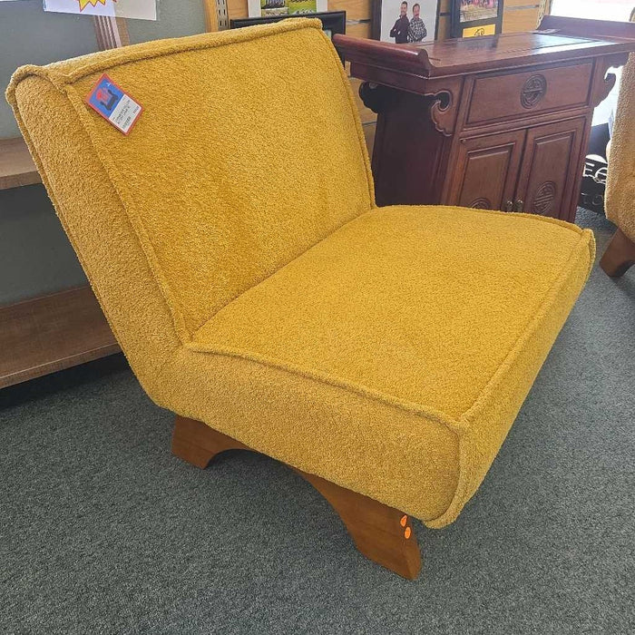 YELLOW ACCENT CHAIR KI