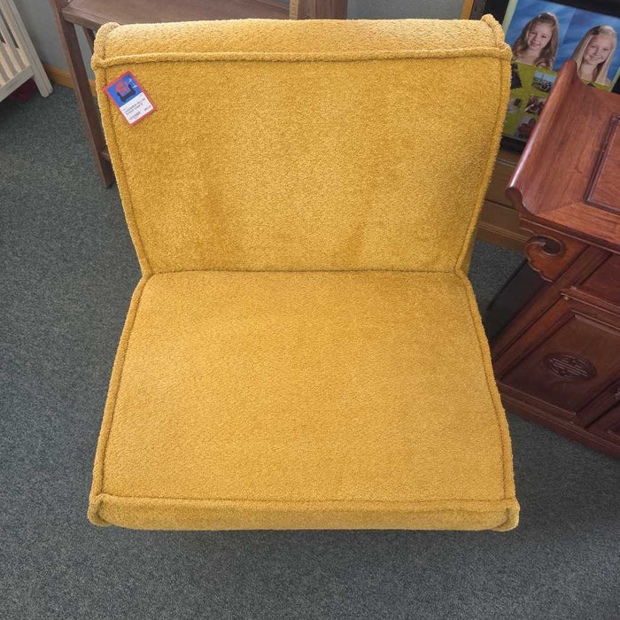 YELLOW ACCENT CHAIR KI