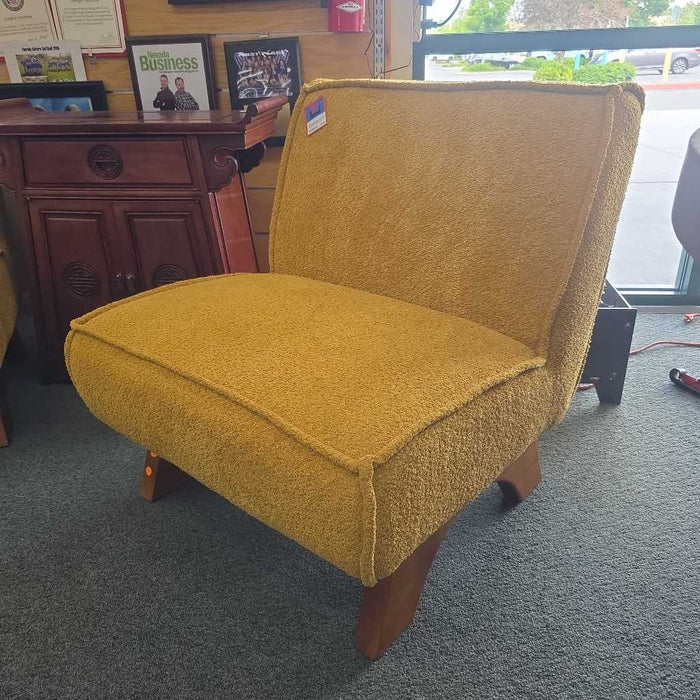 YELLOW ACCENT CHAIR KI