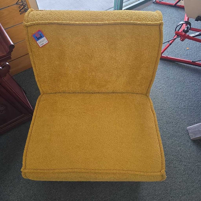 YELLOW ACCENT CHAIR KI