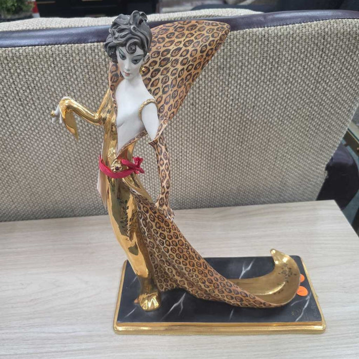 CAPODIMONTE GOLD DRESS SCULPTURE BAH