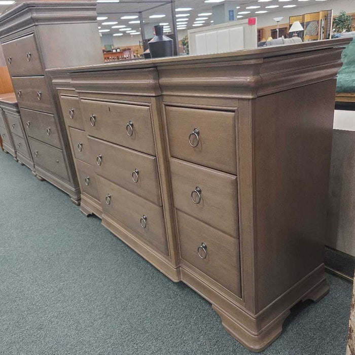 DRESSER ATH