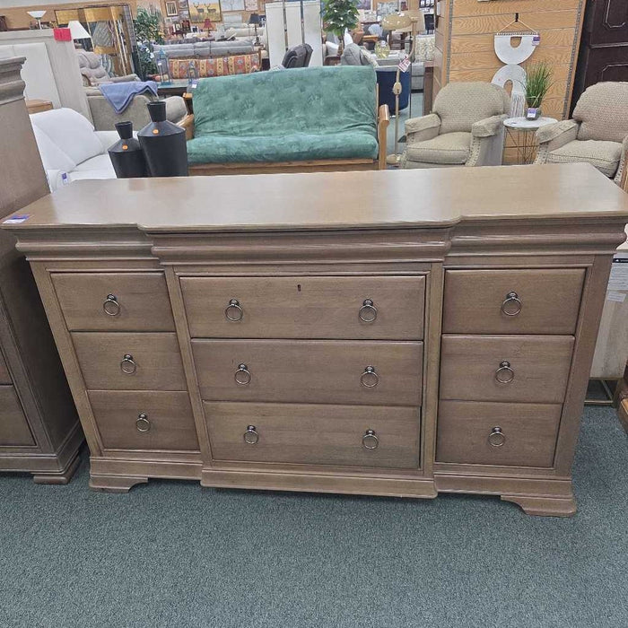 DRESSER ATH