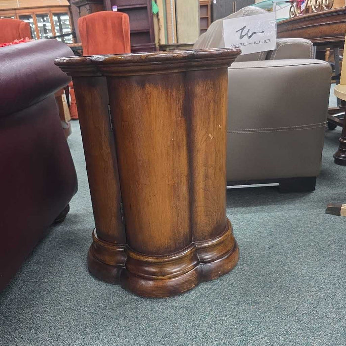 ACCENT TABLE KL