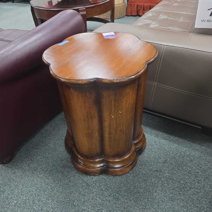 ACCENT TABLE KL