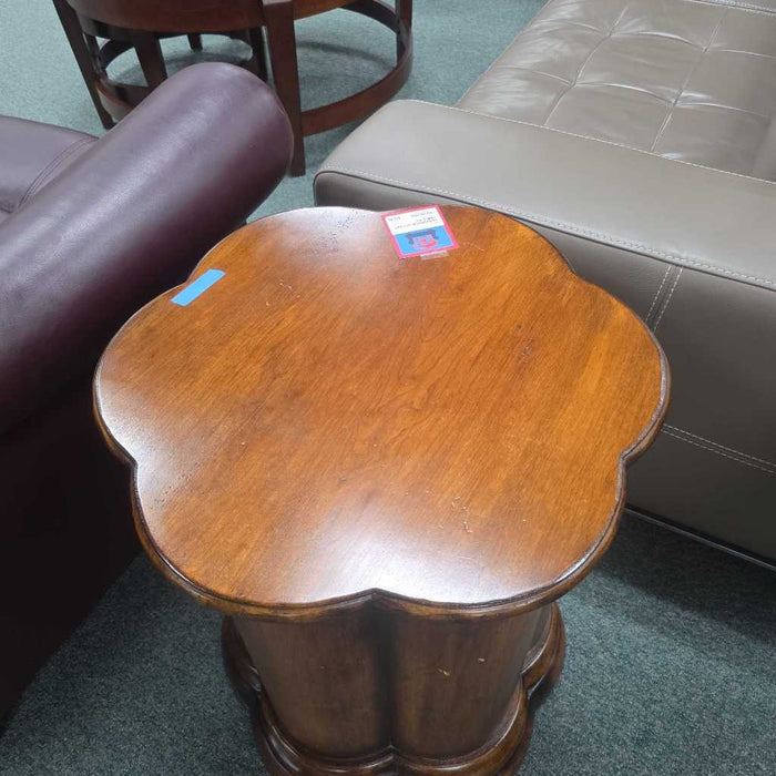 ACCENT TABLE KL