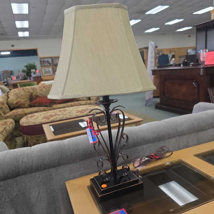 BLACK AND GOLD LAMP BT