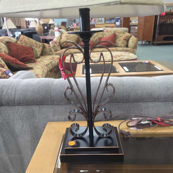 BLACK AND GOLD LAMP BT
