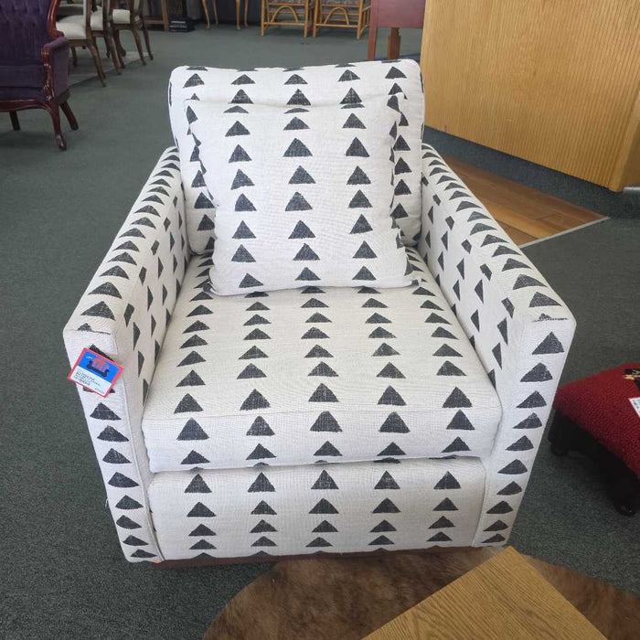 BASSETT SWIVEL CHAIR