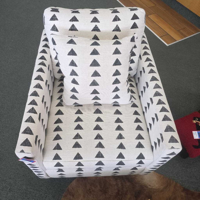 BASSETT SWIVEL CHAIR