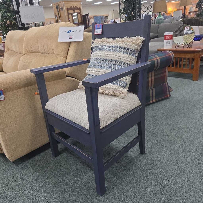 ACCENT CHAIR KL