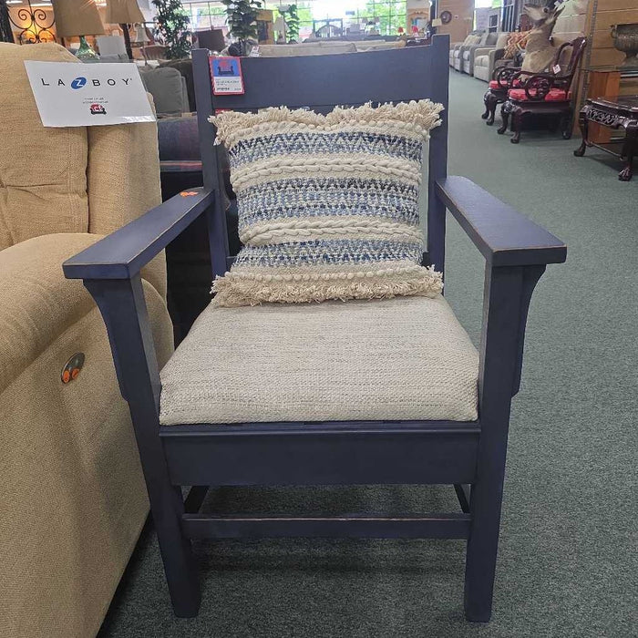 ACCENT CHAIR KL