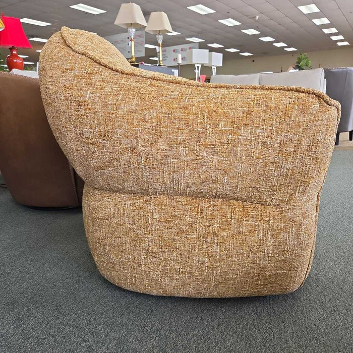 FLYNN ACCENT CHAIR