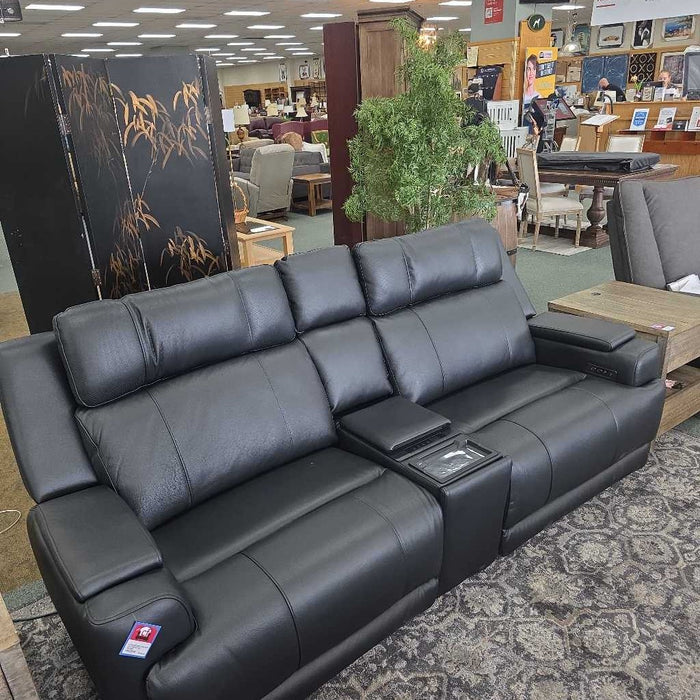 WALKER LOVESEAT W/ FRIDGE