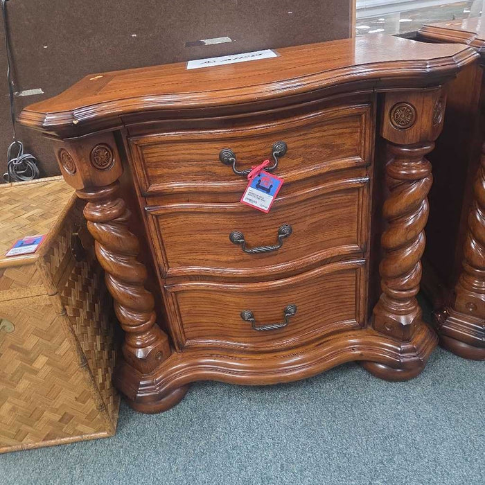 AICO NIGHTSTAND BAH
