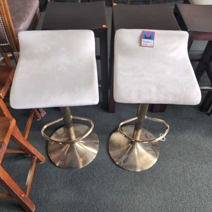 SET OF 2 STOOLS BHC