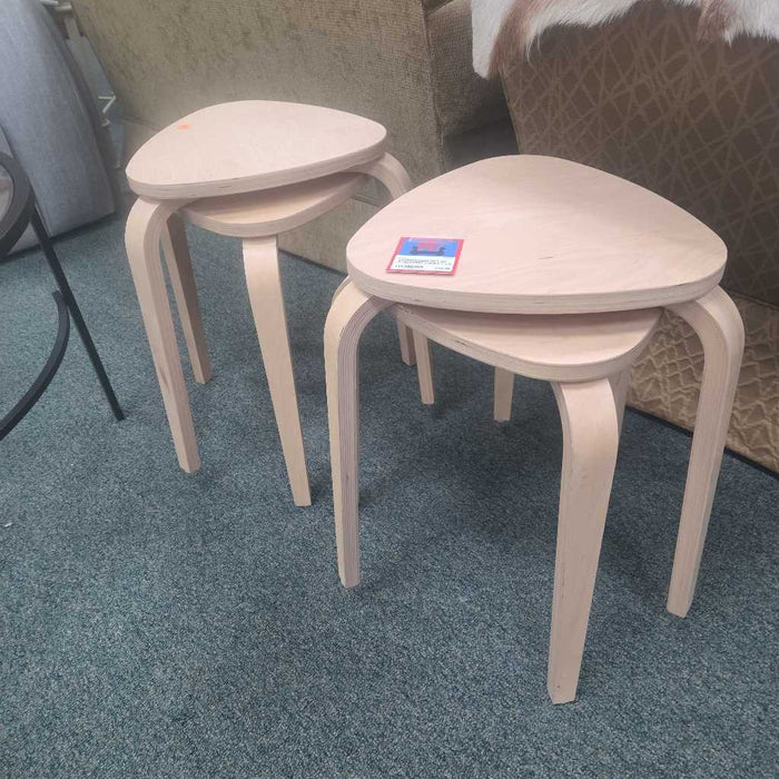 SET OF 4 NESTING TABLES LS