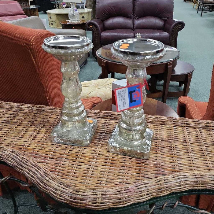 SET OF 2 GLASS CANDLE HOLDERS BA