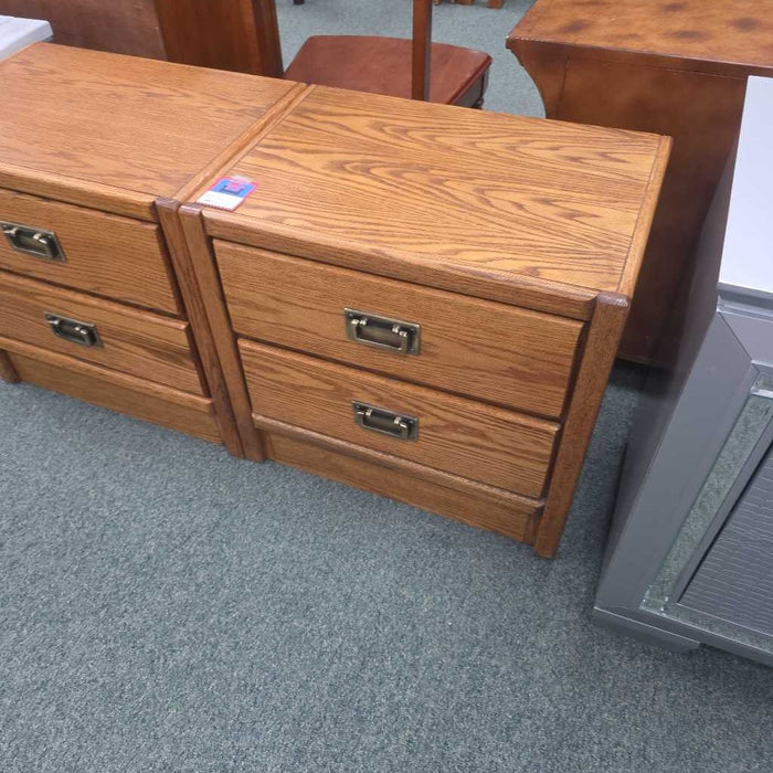 NIGHTSTAND AT