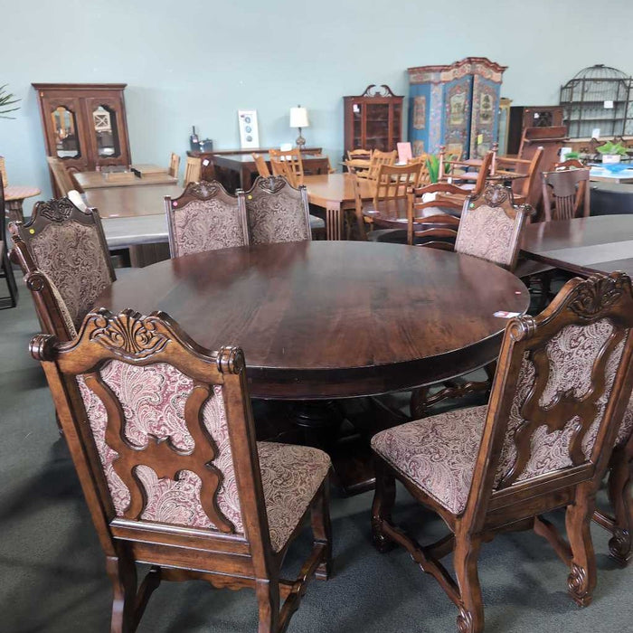 TABLE WITH 8 CHAIRS KIK