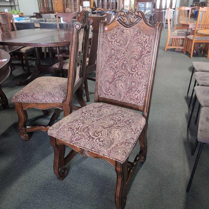 TABLE WITH 8 CHAIRS KIK