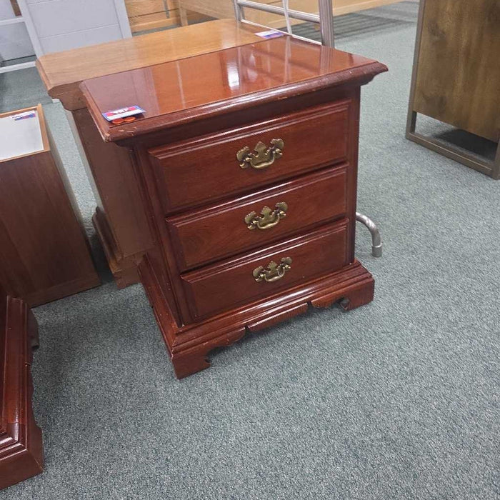 NIGHTSTAND AL