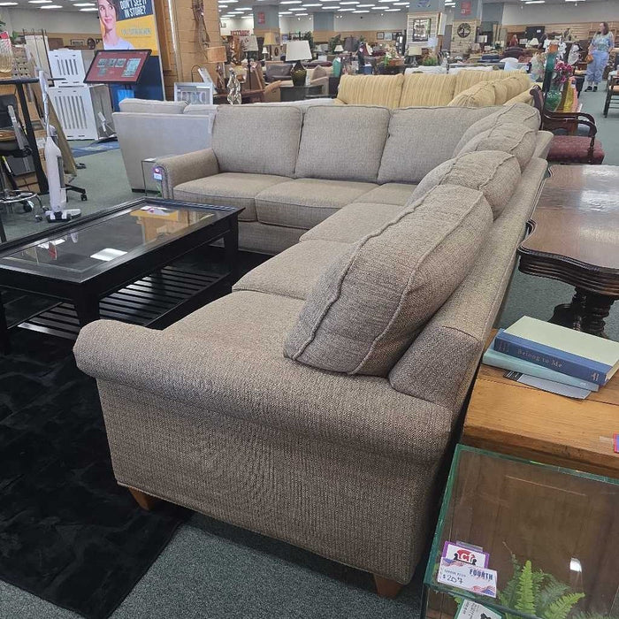 BASSETT SECTIONAL SOFA SKH