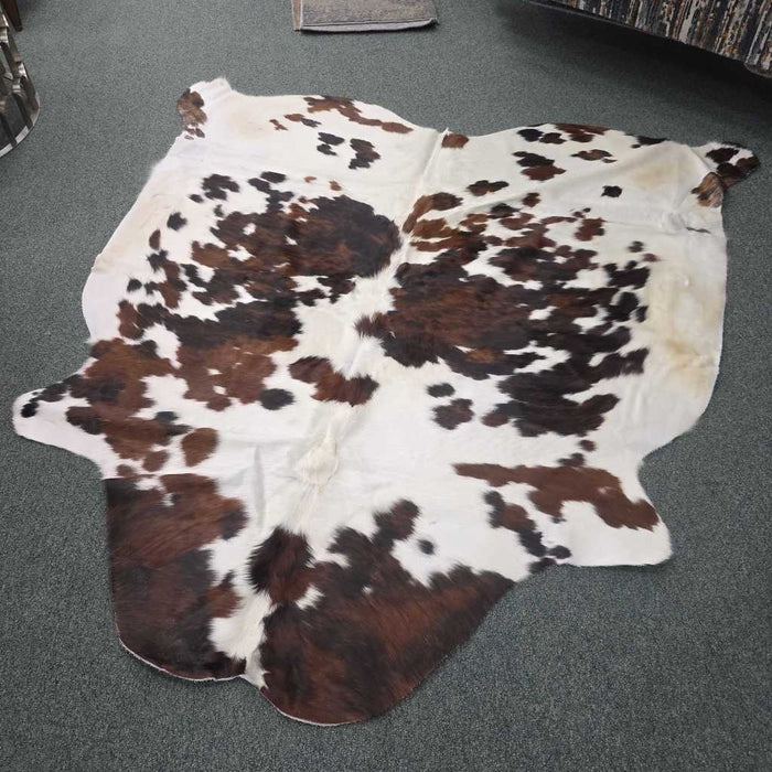 LARGE COWHIDE