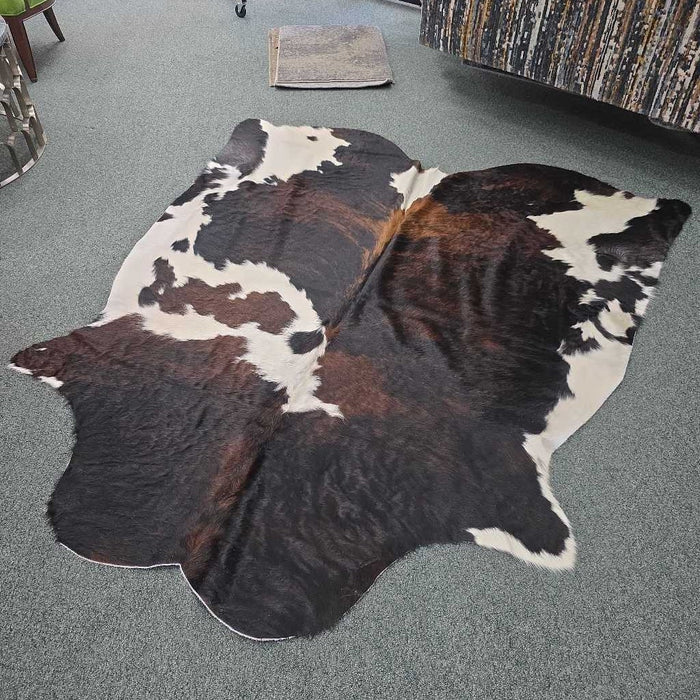 LARGE COWHIDE