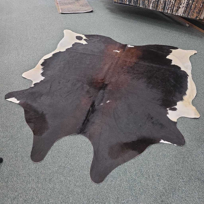 LARGE COWHIDE