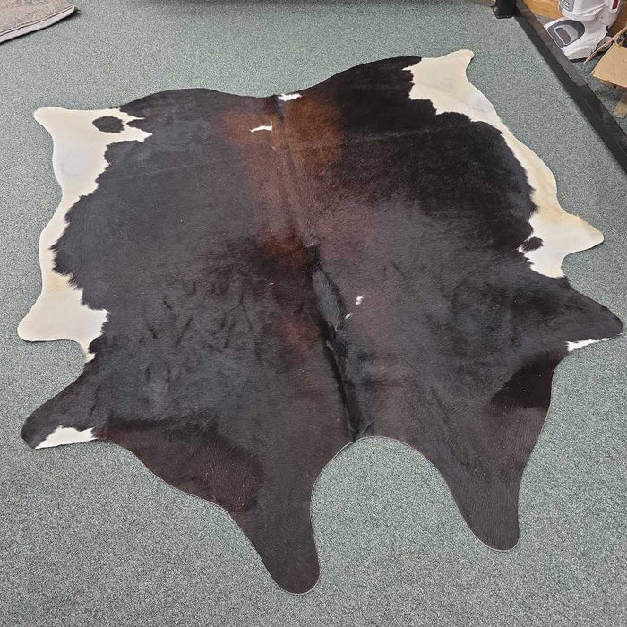 LARGE COWHIDE
