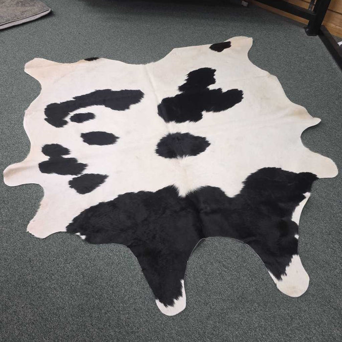 MEDIUM COWHIDE