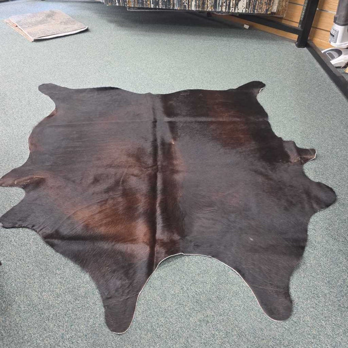 MEDIUM COWHIDE